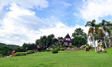 ทัชสตาร์ รีสอร์ท